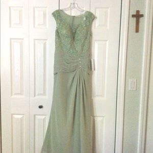 Mother of the bride/groom dress stunning